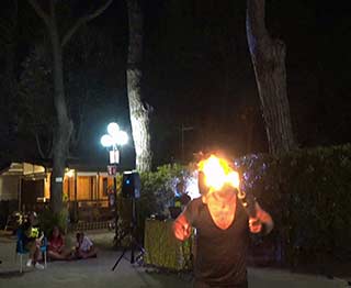 Spettacolo Mangiafuoco - Animazione Lilly Moderno