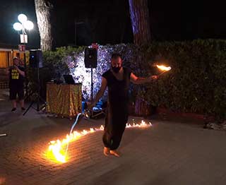 Spettacolo Mangiafuoco - Animazione Lilly Moderno