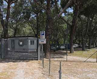 Parcheggio esterno privato